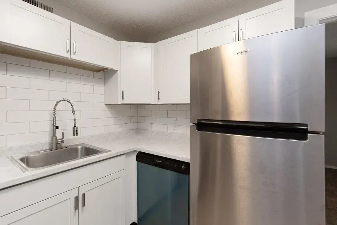 1104 18th Ave S - Photo 7 of 29