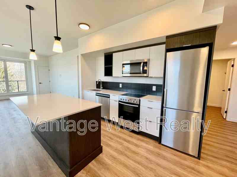 401 Rutland Rd N - Photo 2 of 30