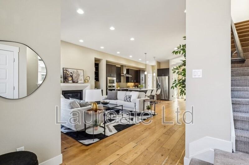 5438 Valentia St - Photo 2 of 34