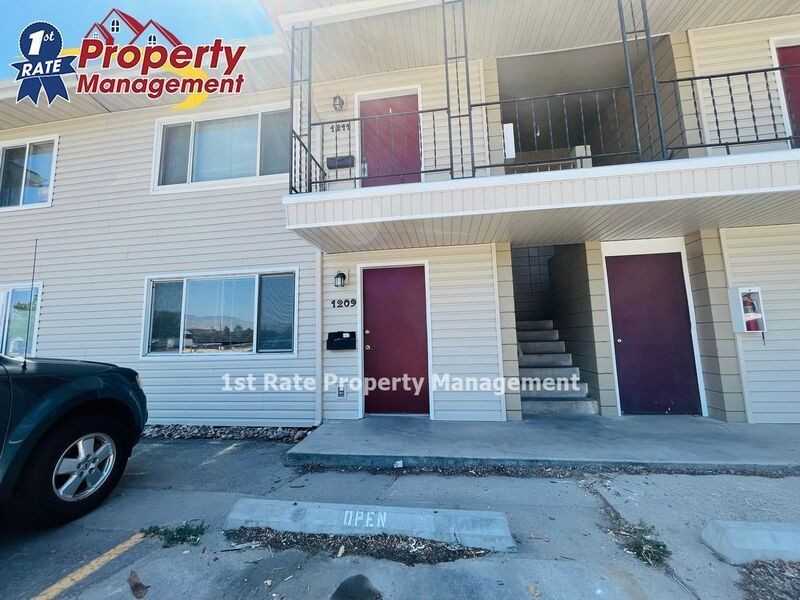 1211 W Beacon St - Photo 2 of 18