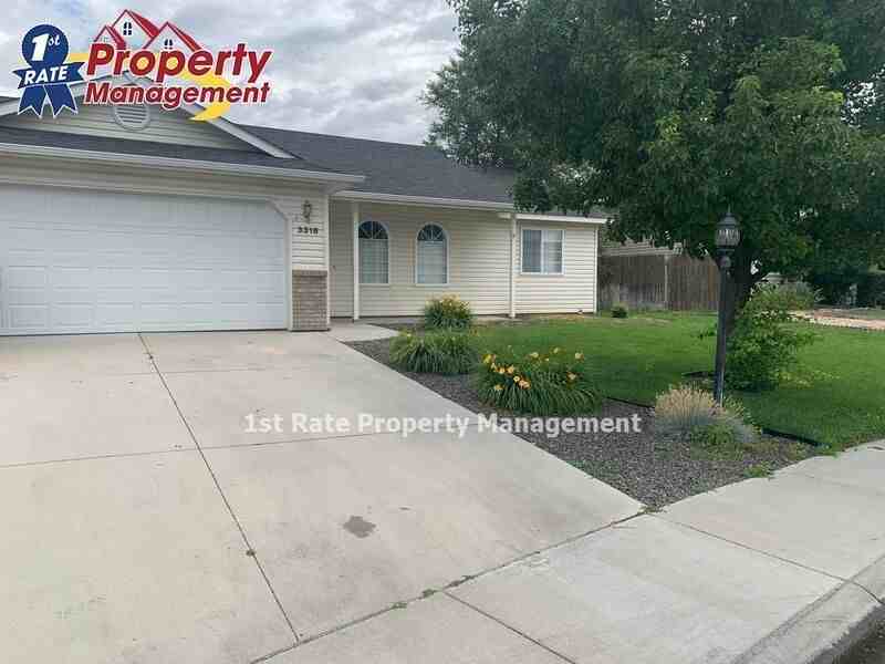 3316 Coachman Ct - Photo 2 of 30