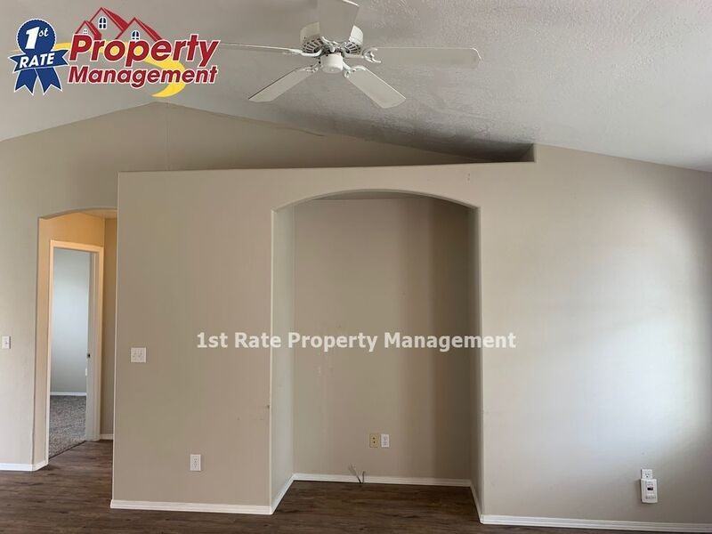 3316 Coachman Ct - Photo 4 of 30