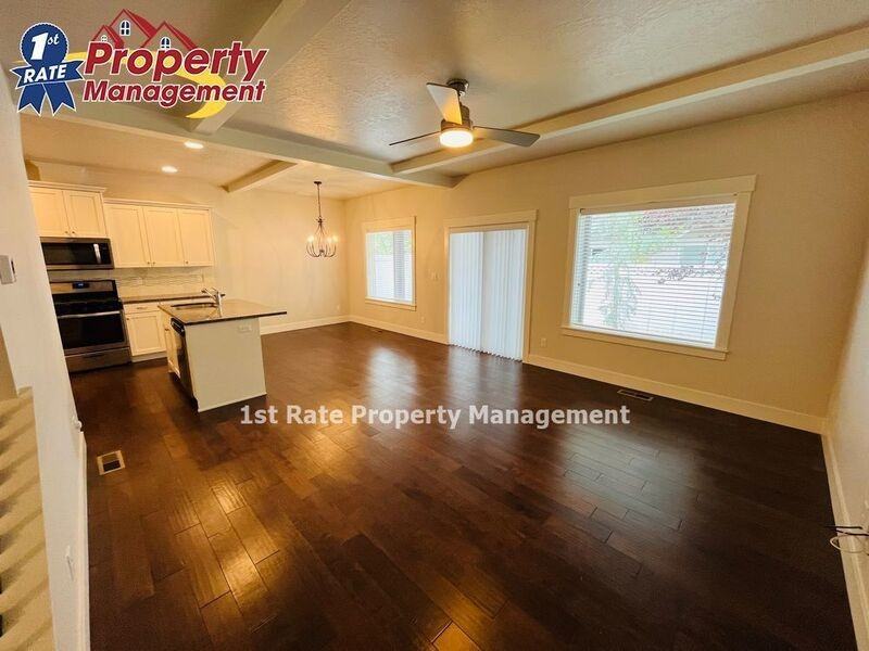 431 S Academy Ln - Photo 3 of 24