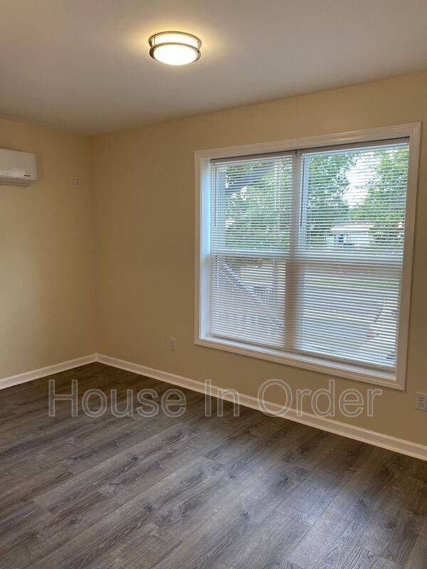 307 8th Ave E #102 - Photo 5 of 12