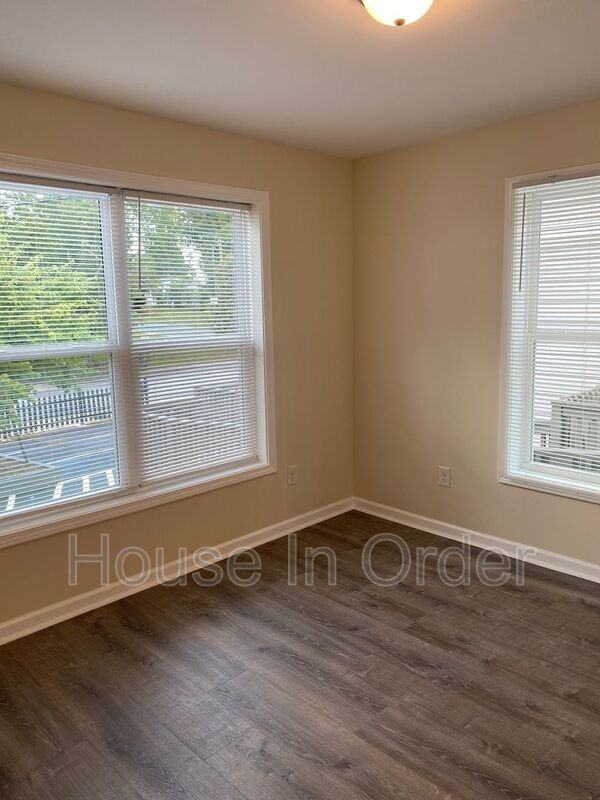 307 8th Ave E #102 - Photo 7 of 12