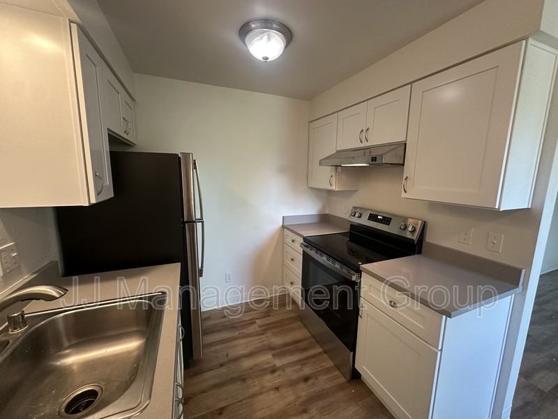 226 E 7th Ave #3 - Photo 3 of 12