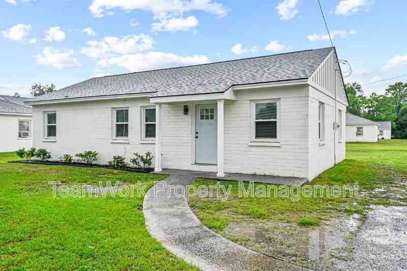 3015 Azalea Dr - Photo 2 of 16