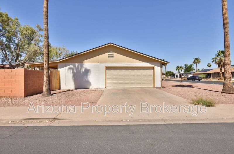 3009 E Caballero St - Photo 4 of 34