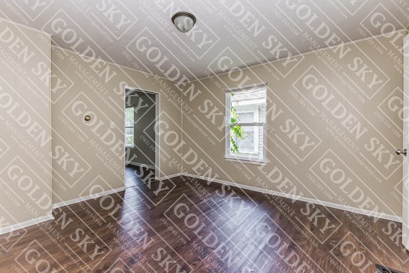 2909 S Franklin St - Photo 3 of 14