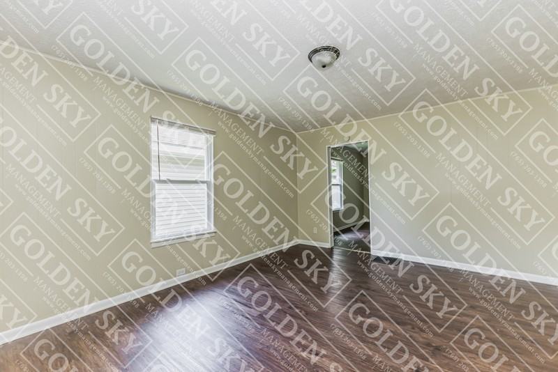 2909 S Franklin St - Photo 6 of 14