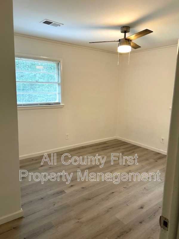 2369 Whites Mill Rd Apt A - Photo 6 of 10