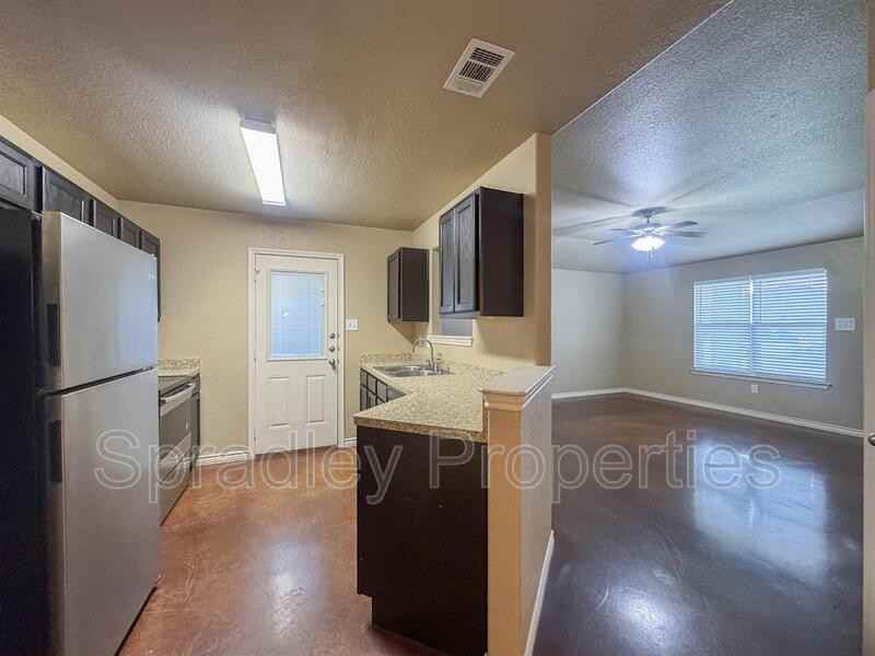 1560 Brady Way - Photo 4 of 16