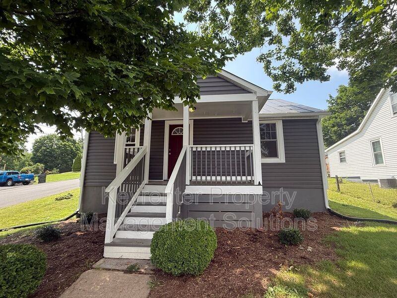 202 Grubert Ave - Photo 3 of 27