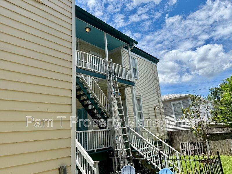 402 E Park Ave - Photo 3 of 14