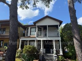 featured image of 611 W 44th St