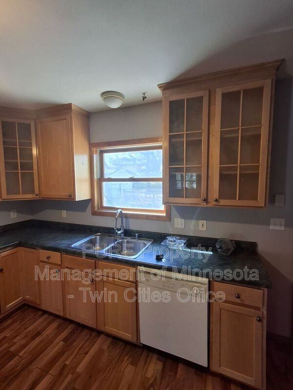 3321 E 37th St - Photo 3 of 15