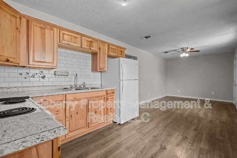 1213 Nw 3rd Ave - Photo 2 of 13