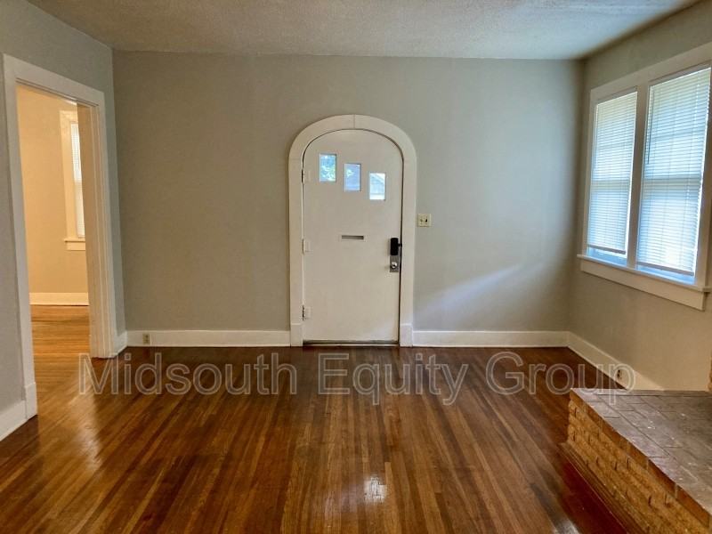 126 Pearl Ave - Photo 2 of 21