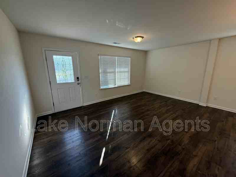 9010 Harwood Knoll Dr - Photo 3 of 16