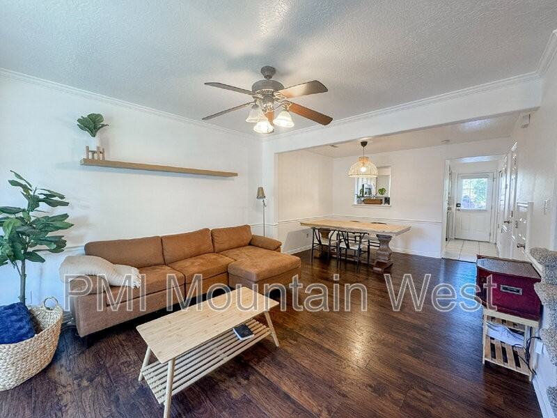 446 E St - Photo 2 of 38