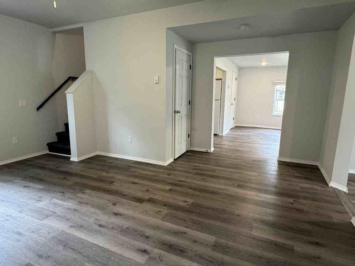 601/601A Fifth Ave - Photo 7 of 18