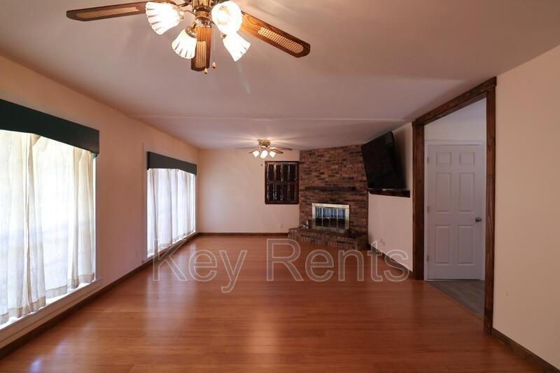 5203 Spring St - Photo 3 of 16