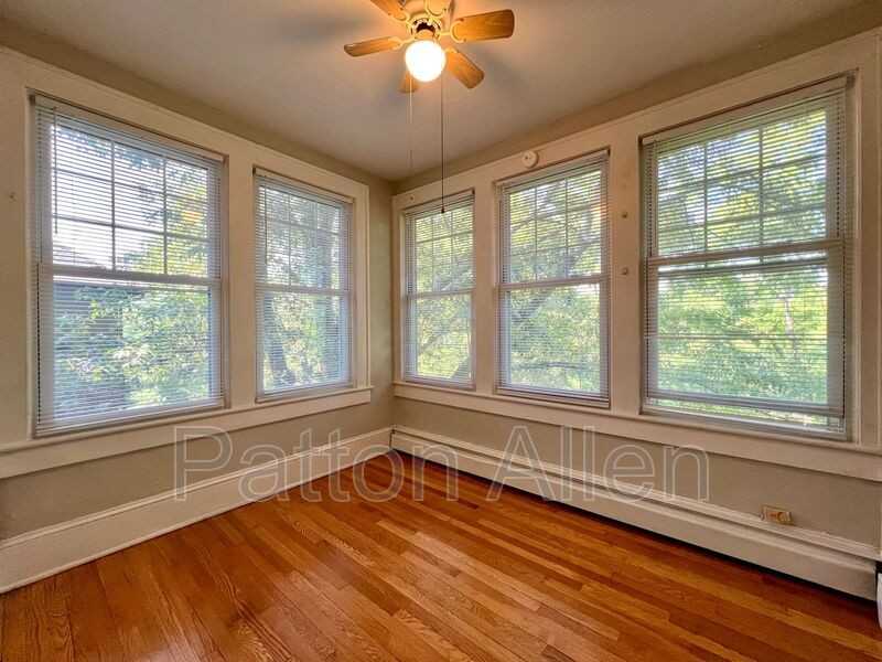 130 Edwin Pl #4 - Photo 5 of 18