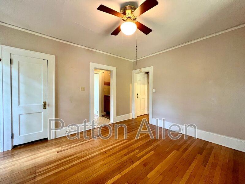 130 Edwin Pl #4 - Photo 7 of 18