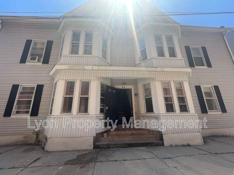 37 Mechanic Avenue #1R