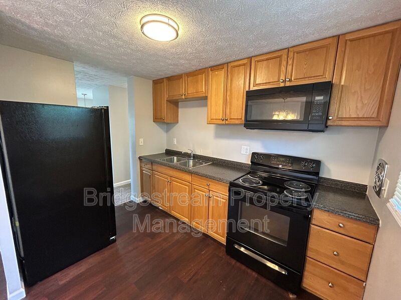 323 Westerly Hills Dr - Photo 3 of 12