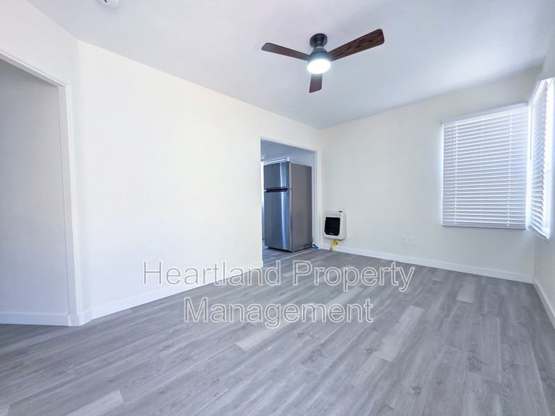 3873 1/2 39th St - Photo 2 of 8