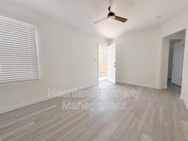 3873 1/2 39th St - Photo 3 of 8