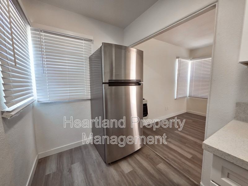 3873 1/2 39th St - Photo 5 of 8