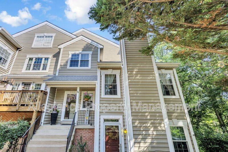 314 Overlook Dr - Photo 3 of 45