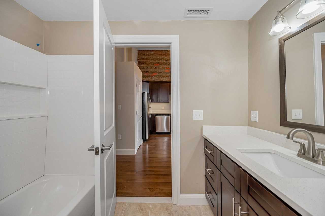 231 Central Street - Photo 4 of 30