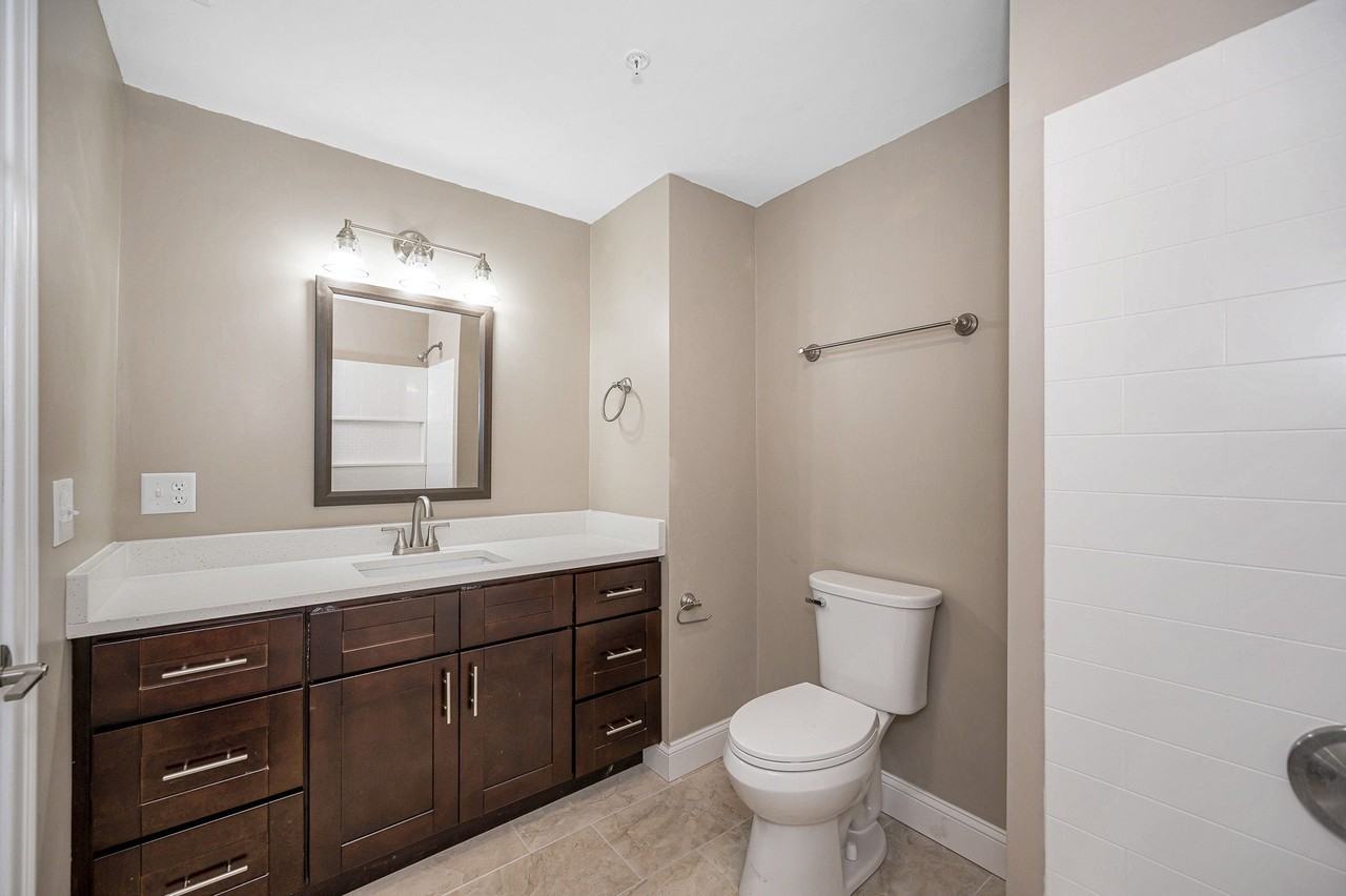 231 Central Street - Photo 5 of 30