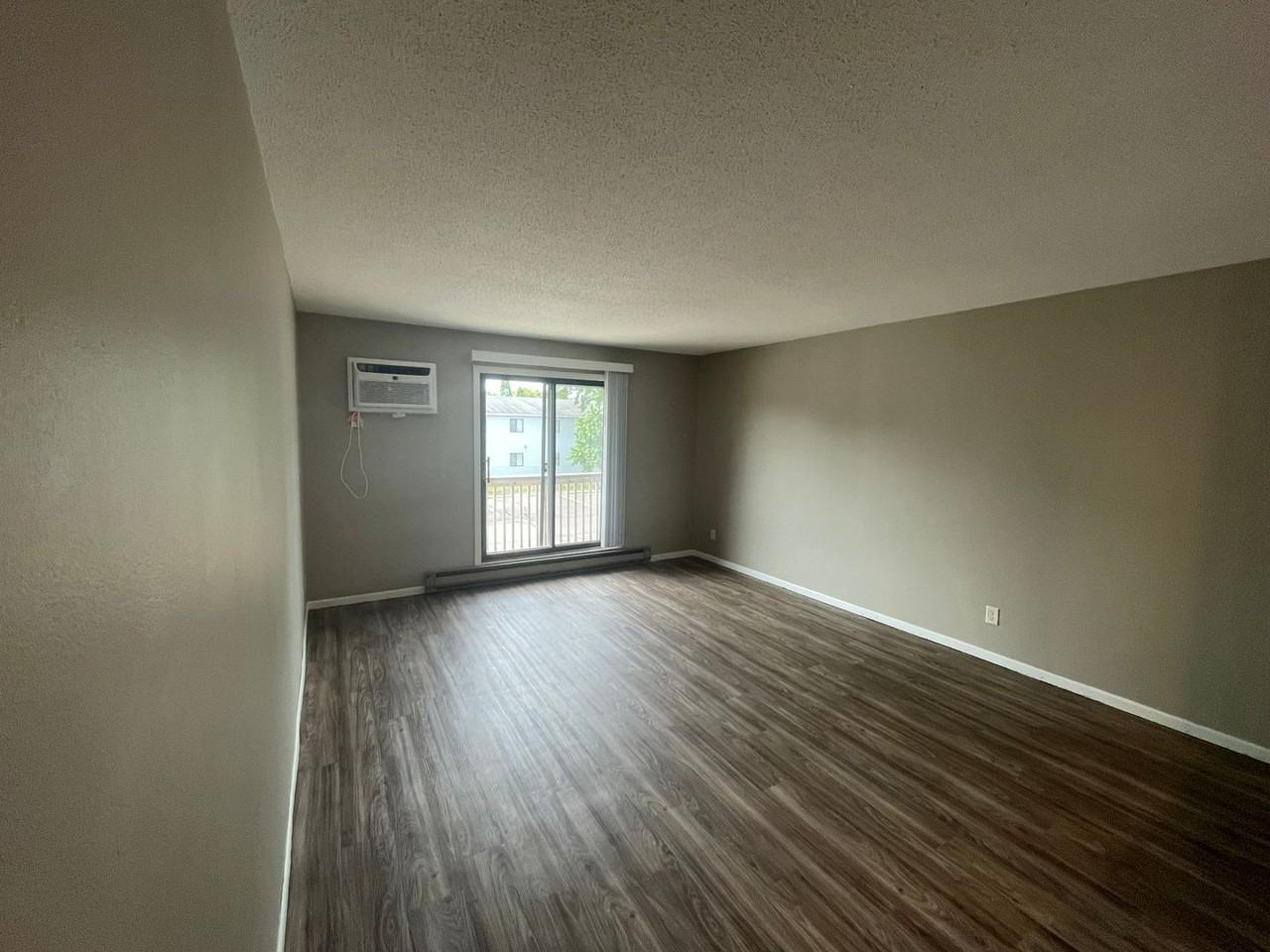 Glen Park 02 - Photo 5 of 50