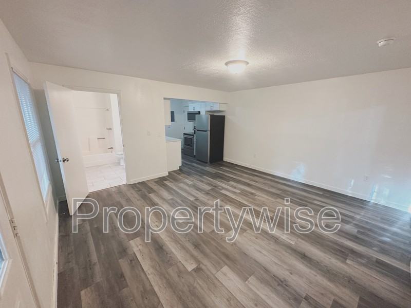 1054 Wn #G - Photo 4 of 6