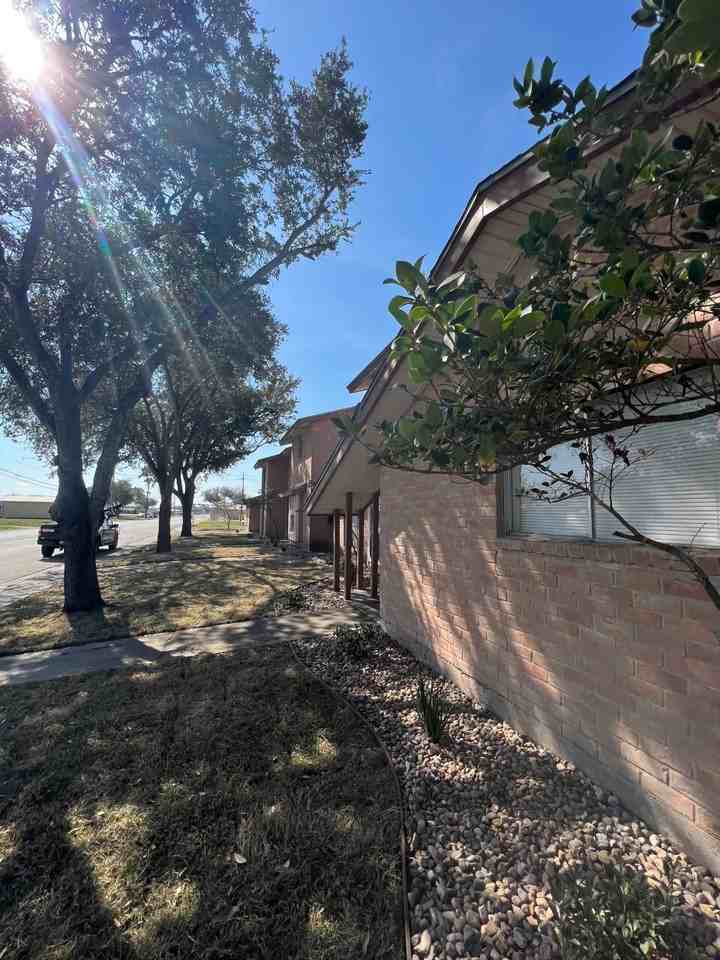 Villages on Sunset - Photo 5 of 48