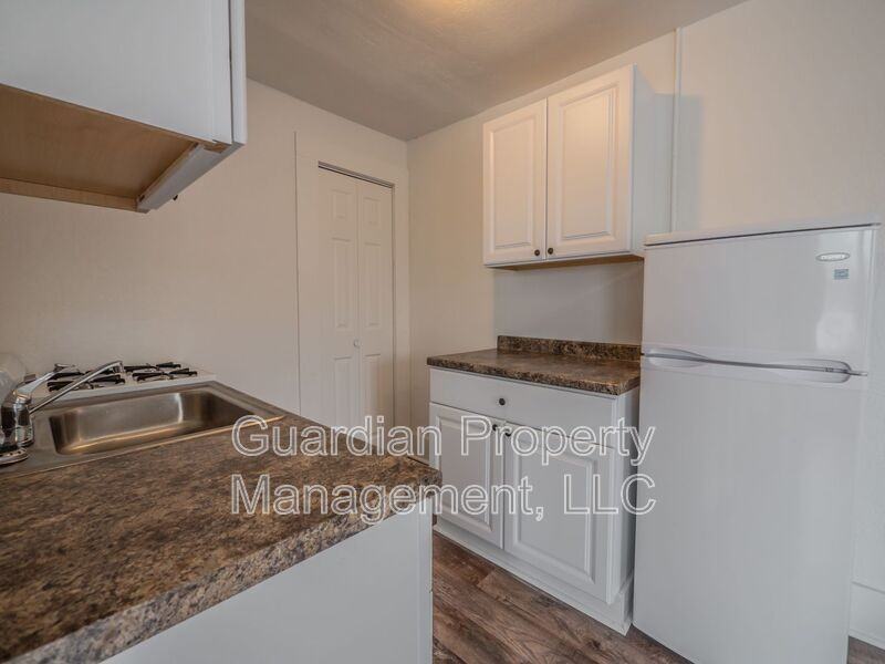 108 N Buchanan St #5 - Photo 4 of 9