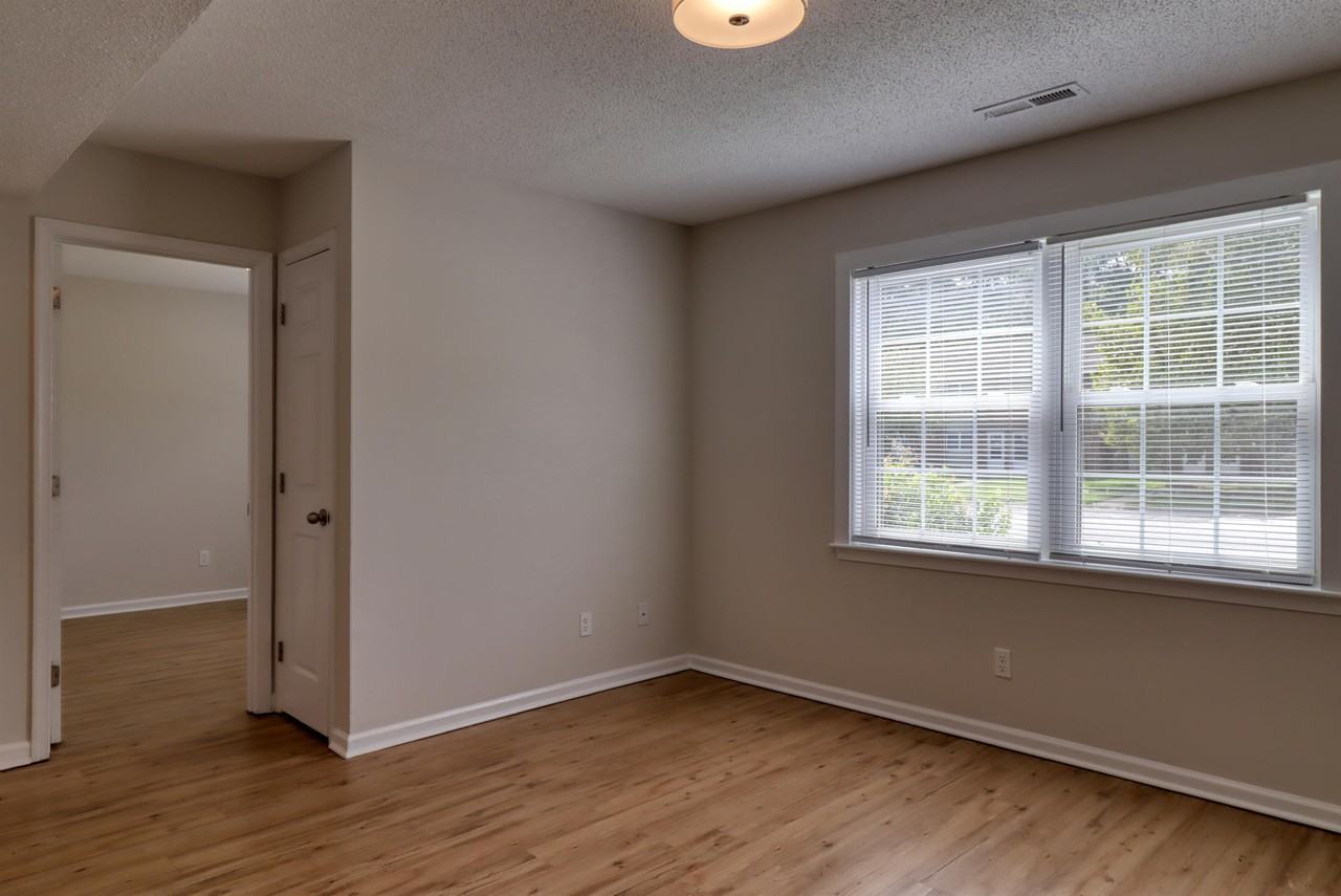 2314 Indian Drive - Photo 3 of 27