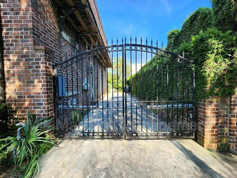 464 Montgomery St - Photo 5 of 31