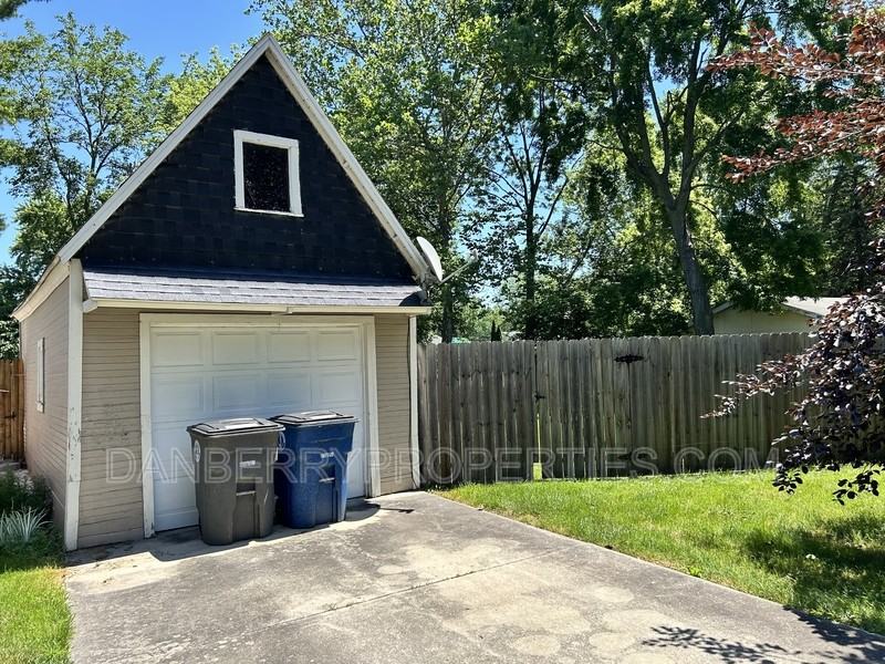 711 Findlay St - Photo 2 of 18