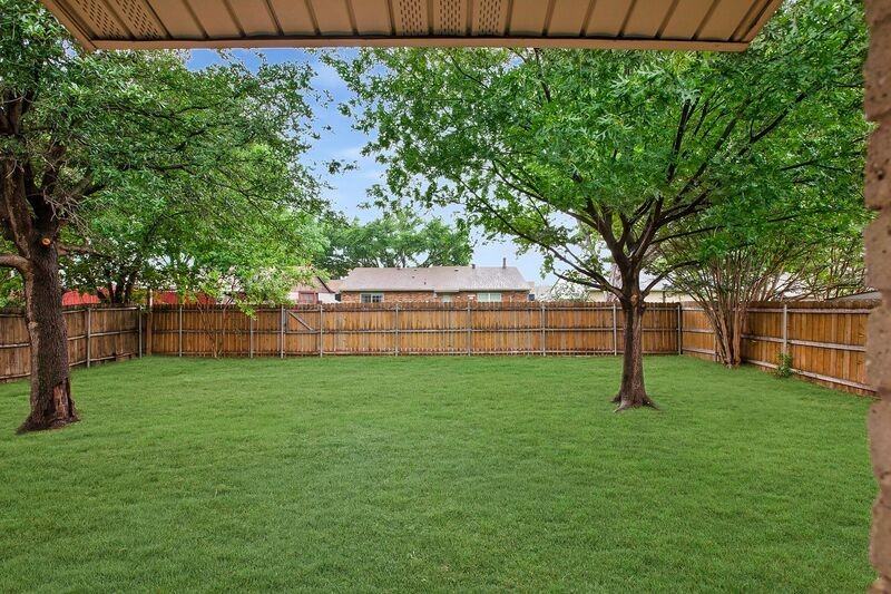 5308 Gates Dr - Photo 3 of 36