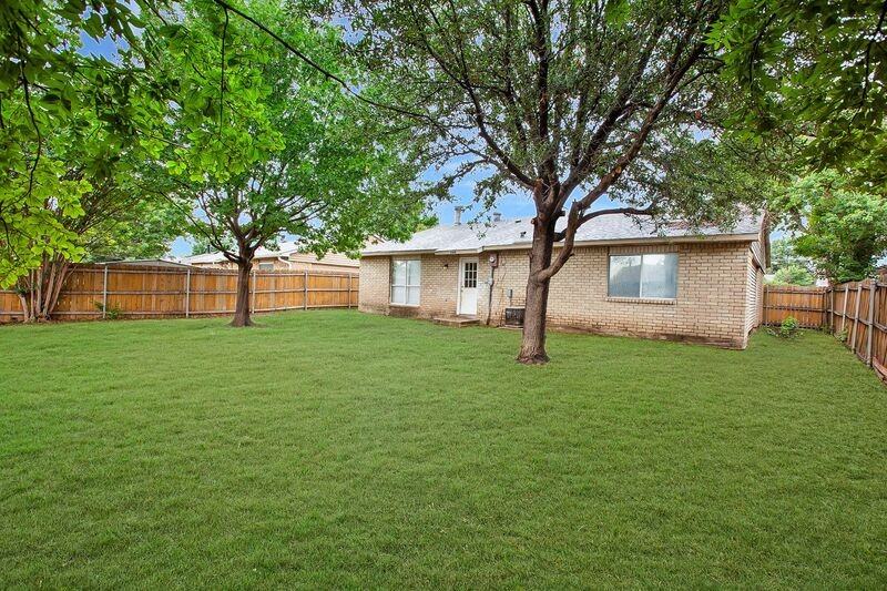 5308 Gates Dr - Photo 4 of 36