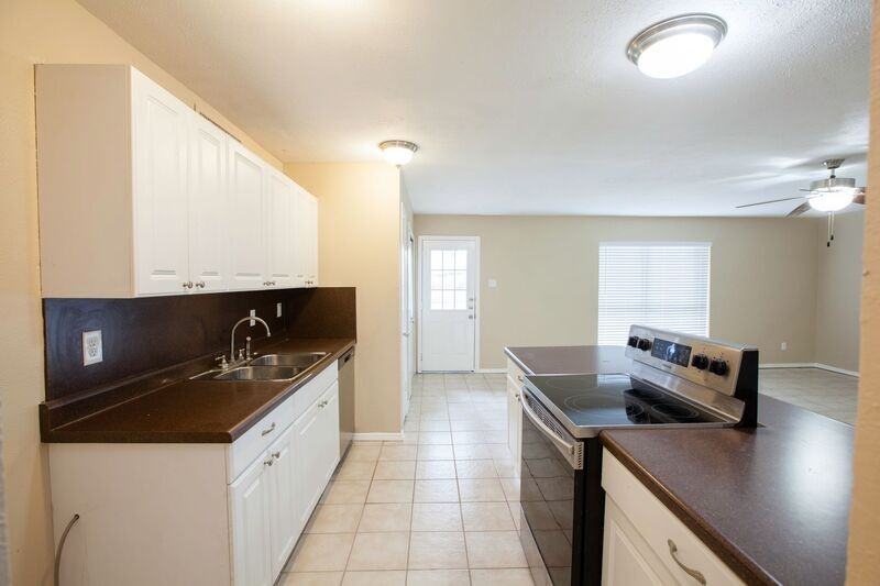 5308 Gates Dr - Photo 5 of 36
