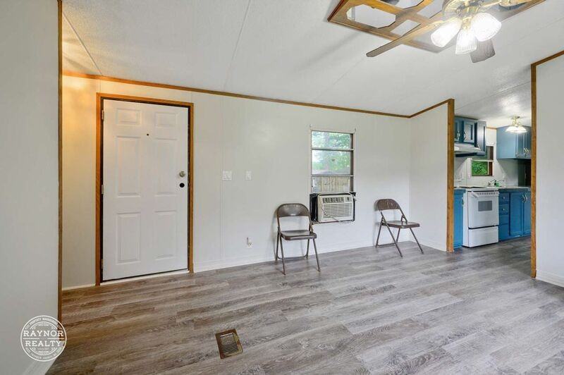 121 Wood Church Rd - Photo 7 of 27