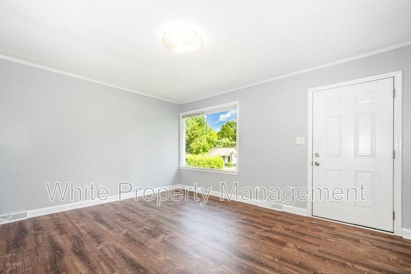 1101 Mona Dr - Photo 3 of 16