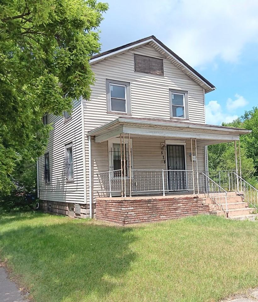 578 Tennessee St - Photo 2 of 13