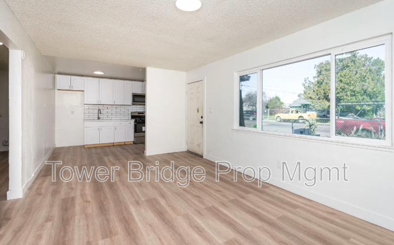 1718 Grand Ave - Photo 2 of 14